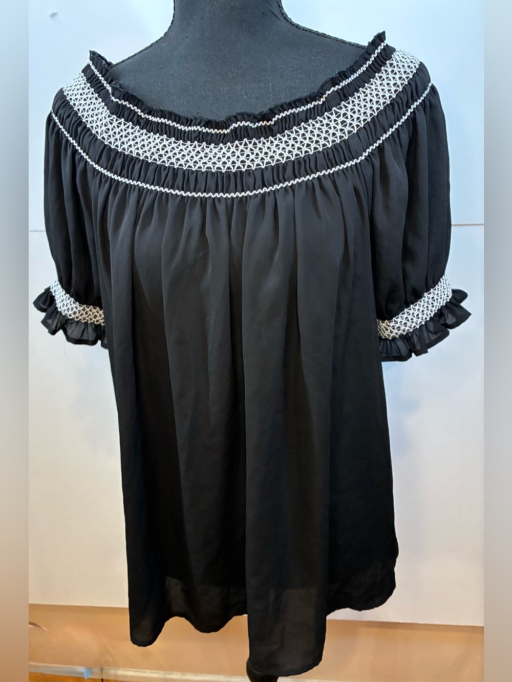 Express Women’s Black Smocked Peasant Blouse Size XL